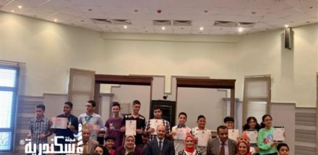 "تعليم الإسكندرية" تكرم الفائزين في المسابقات العلمية