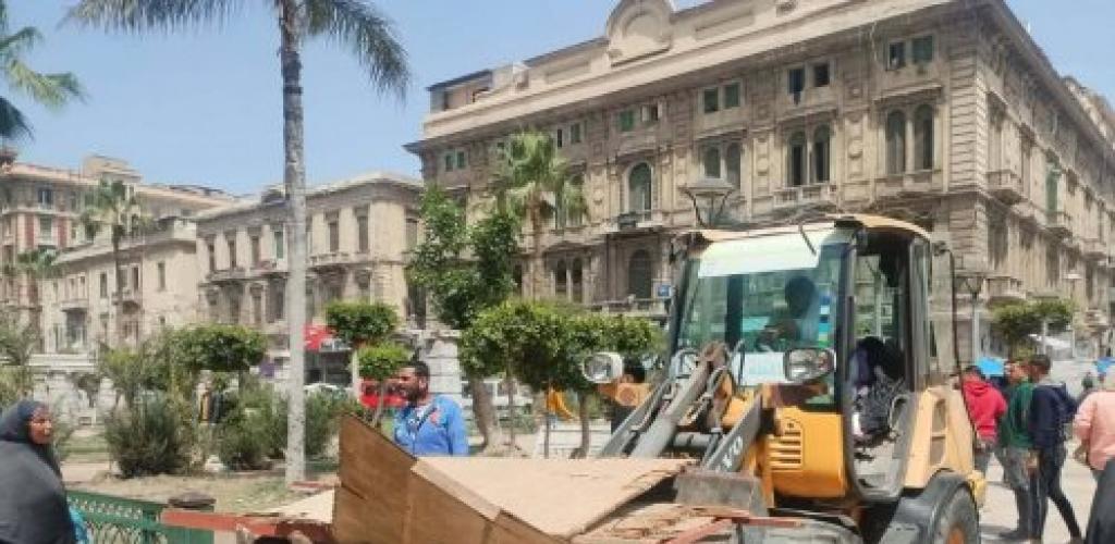 محافظ الإسكندرية يوجه برفع كفاءة الخدمات.. وحي الجمرك يتابع "سوق اليوم الواحد" وخطة الرصف