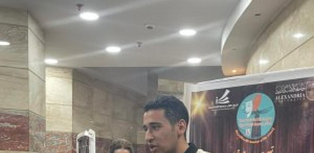 طلاب مسرح جامعة الإسكندرية الأهلية يتألقون في مهرجان الفنون المسرحية