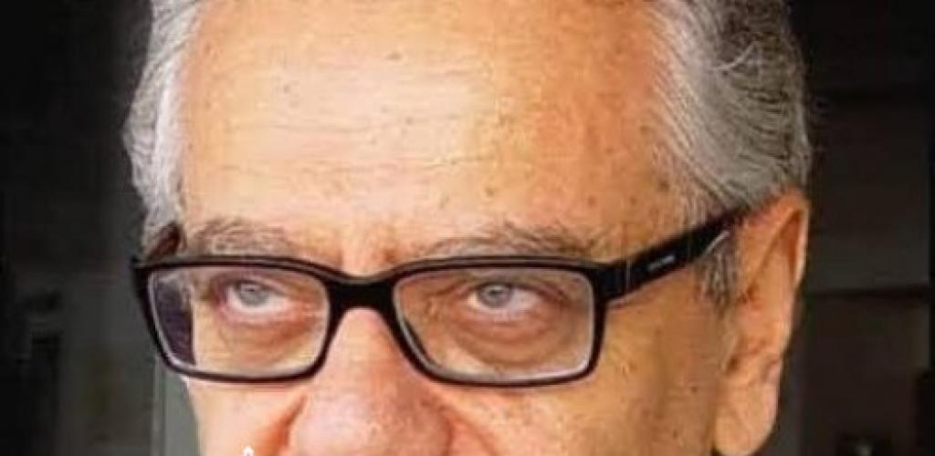 الفنان التشكيلي الدكتور محمد شاكر مسافر زاده الخيال بالصالون الثقافي بأوبرا الإسكندرية