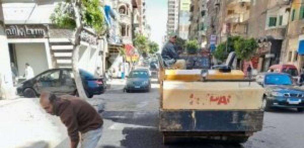 حي غرب...أعمال اعادة الشئ لاصله بالاسفلت لمشروع احلال وتجديد كابلات كهربائية بشارع البيهقي