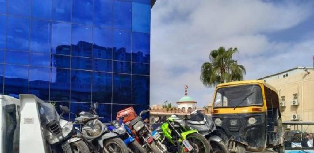 مرور الإسكندرية يُكثف حملاته لضبط الشارع وتحرير مخالفات متنوعة بالمحاور الرئيسية