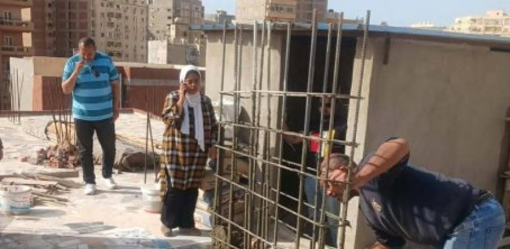 إيقاف وإزالة أعمال بناء مخالف بالحضرة القبلية والتحفظ على مواد البناء خلال حملة مكبرة بقيادة رئيس حي وسط