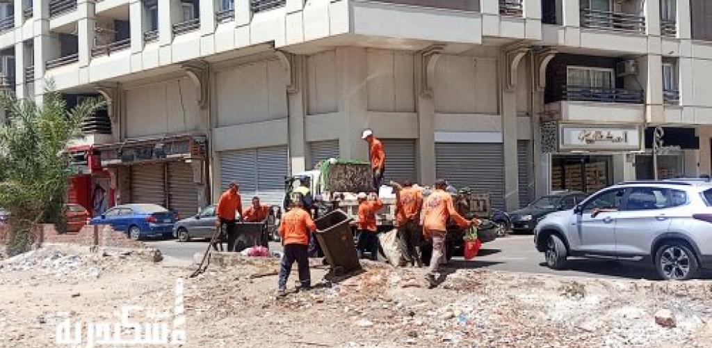 خليك إيجابي ونهضة مصر يواصلان حملات تنظيف شريط الترام من جليم إلى بوكلي