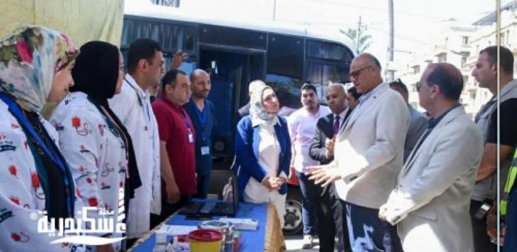 "بالتزامن مع اليوم العالمي".. محافظ الإسكندرية يشهد انطلاق حملة التبرع بالدم ويشارك فيها