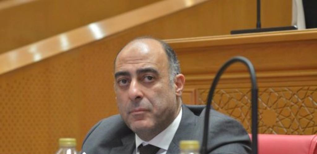 جبريل ينتقد الأداء الإداري لهيئة المساحة وهيئة التوسع الأفقي