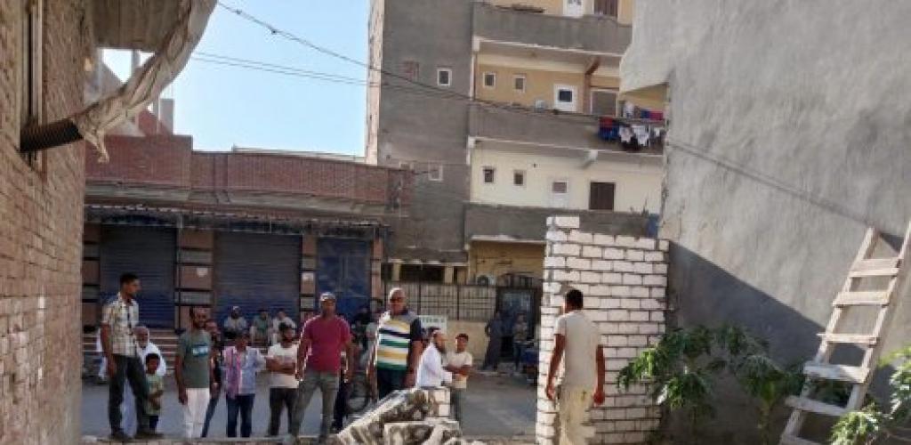 حملة مكبرة لحي العامرية أول تسفر عن إزالة تعديات بالبناء والتحفظ على أدوات ومواد مخالفة