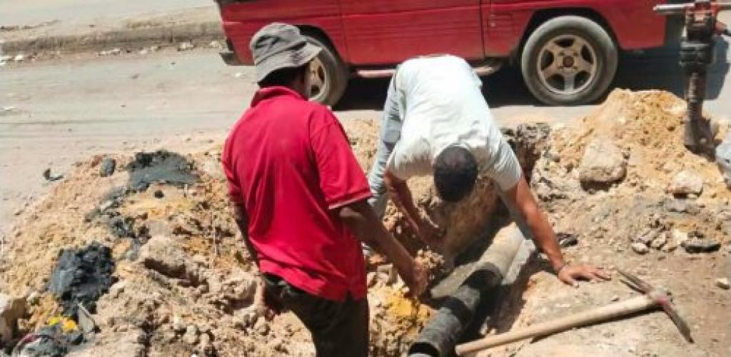 حي العجمي يتابع أعمال شركة الصرف الصحى ومياه الشرب لتحسين مستوى المرافق العامة