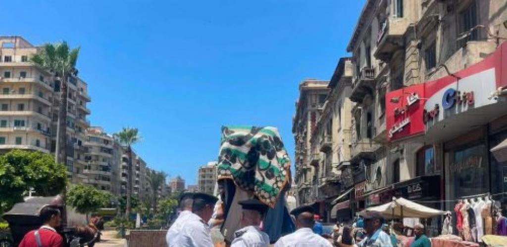 حملة مكبرة لإزالة 122 إشغالاً و70 حال هالك بحي الجمرك لسيولة الحركة المرورية