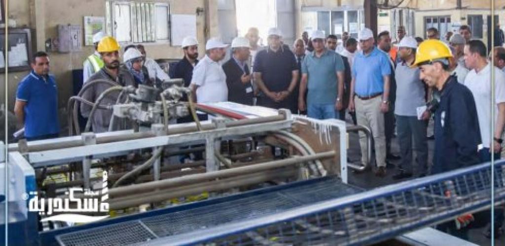 وزير الإنتاج الحربي ومحافظ الإسكندرية يتفقدان شركة "أبي قير للصناعات الهندسية" (مصنع 10 الحربي)
