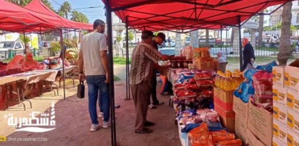 جهود حي الجمرك بالإسكندرية: إطلاق "سوق اليوم الواحد" ومعرض للأسر المنتجة لدعم المواطنين