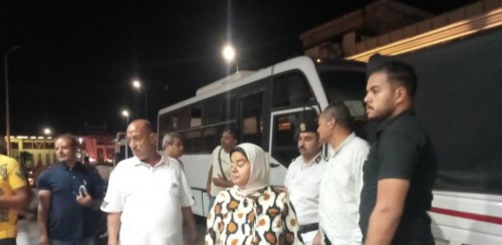إغلاق مقهى وتحصيل 113 ألف جنيه غرامات.. حملة رقابية مكثفة تعيد الانضباط لشوارع "وسط الإسكندرية"