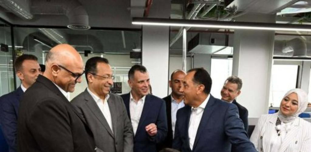 رئيس الوزراء يتفقد شركة «تيلي بيرفورمانس» الفرنسية بالإسكندرية ويؤكد دعم الدولة لقطاع التعهيد