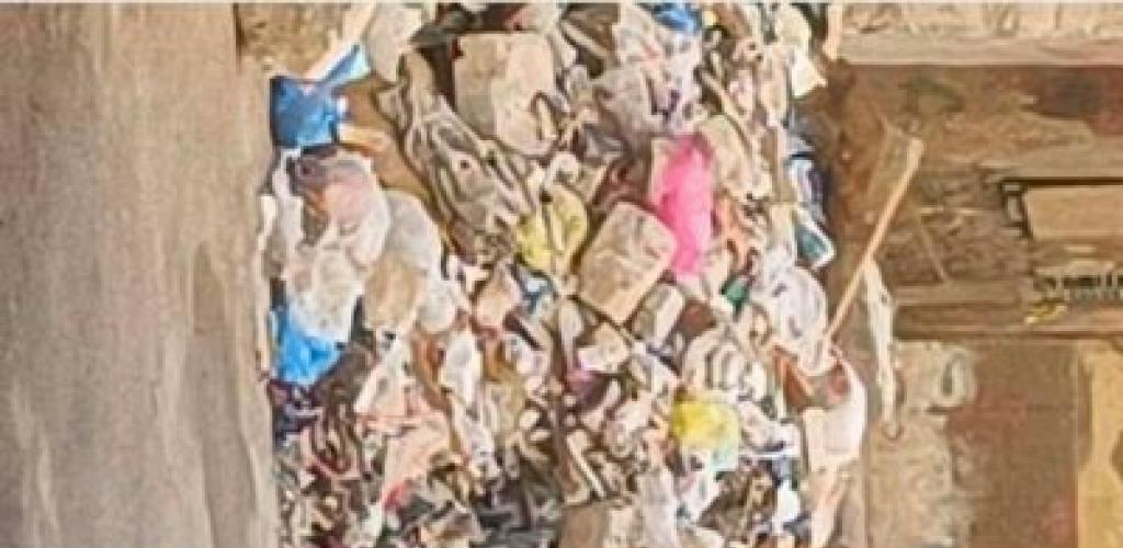رفع 5 أطنان مخلفات وأتربة وفتح شارعي ابن أجروم والقطاعي بمحرم بك
