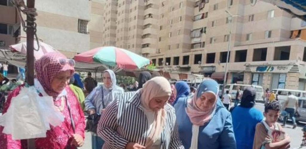رئيس حي غرب تشهد اليوم الثاني لسوق اليوم الواحد ببشاير الخير ٣ و ٥ بالقباري