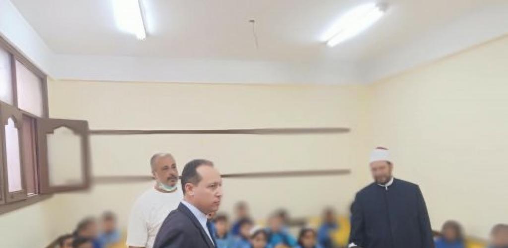 مع بداية العام الدراسي الجديد.. رئيس منطقة الإسكندرية الأزهرية يتفقد معهد الراشدين الابتدائي