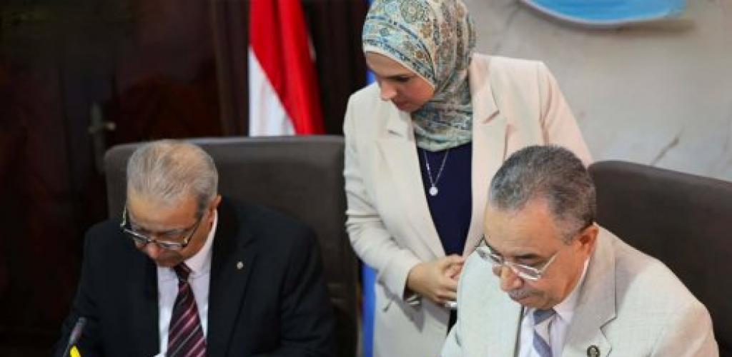 شركة الصرف الصحي بالإسكندرية وجامعة فاروس توقعان بروتوكول تعاون لتعزيز التدريب والبحث العلمي وتبادل الخبرات