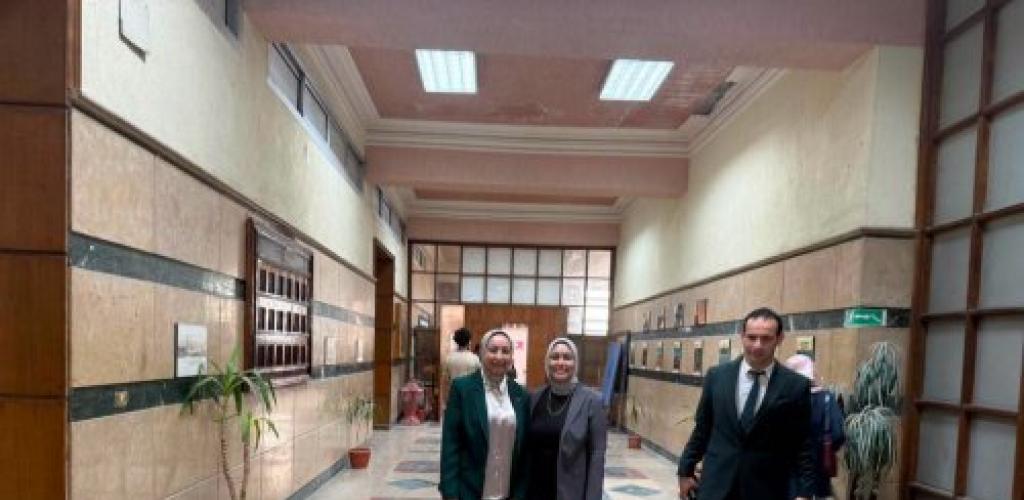 انتظام المحاضرات مع انطلاق العام الجامعي 2026–2027.. شيرين نصير تتفقد سير الدراسة بالكلية