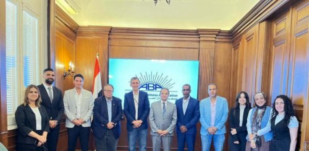 "جمعية رجال أعمال إسكندرية" و" الوزير المفوض للشؤون الزراعية بالسفارة الأمريكية "يبحثان التعاون في الحبوب ومنتجات الذرة