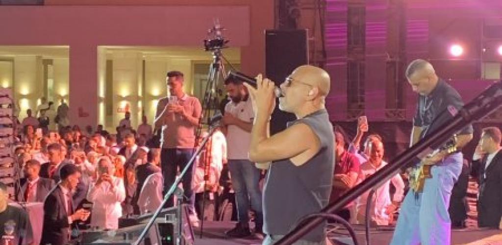 «مسار إجباري» تشعل حفل تخرج الجامعة اليابانية بالإسكندرية