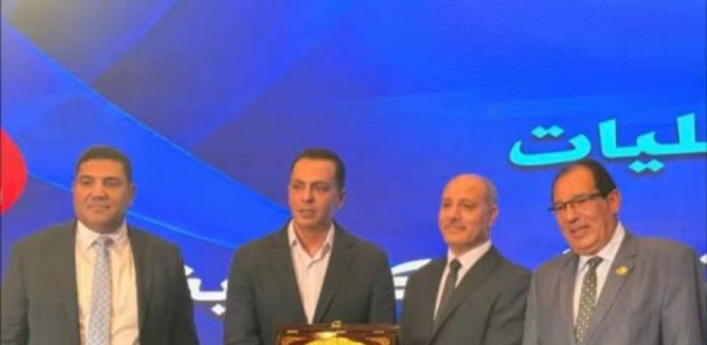 تقديرًا لعطائه في خدمة التعليم حزب مستقبل وطن يكرم الدكتور عربي أبوزيد مدير تعليم الإسكندرية