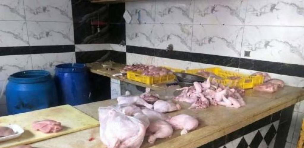 ضبط 50 كجم هياكل دواجن فاسدة وتحرير عدة مخالفات في حملة مكبرة بالعجمي