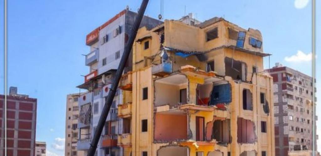 محافظ الإسكندرية يتفقد عقاري "لامبروزو" و"المازني".. ويؤكد: البعد الإنساني وسلامة المواطنين في مقدمة الأولويات