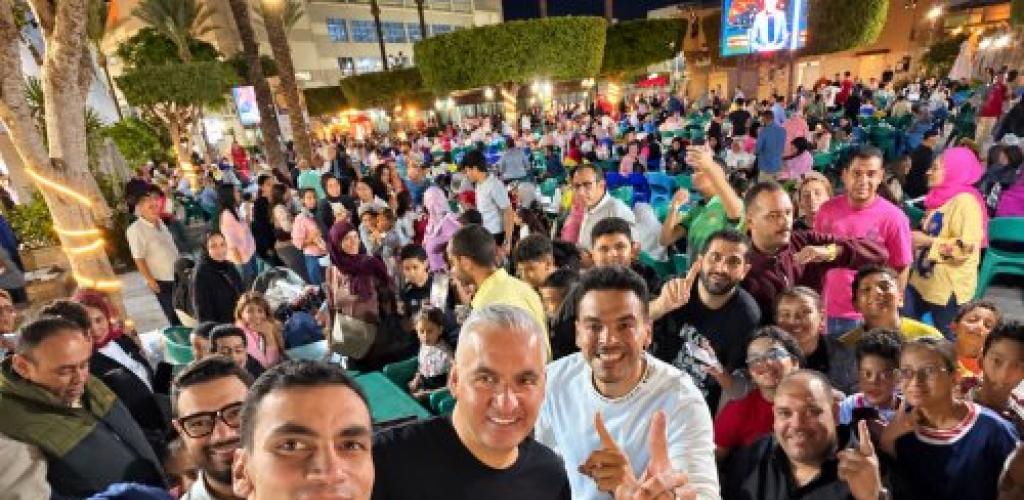 رداً على استهدافه بتمزيق لافتاته الانتخابية.. الدكتور أحمد أبو زهرة: "اللافتات تُزال من الجدران.. أما المحبة الصادقة فمطبوعة في القلوب"