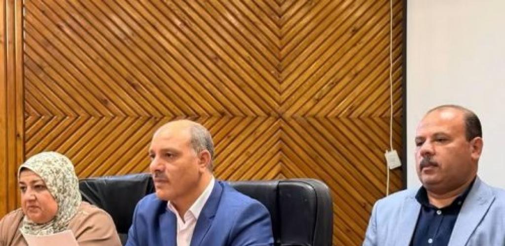 استعدادًا لامتحانات الشهادة الإعدادية..عربي أبو زيد يترأس اجتماعًا مع رؤساء الكنترولات واللجان الإدارية بالإدارات التعليمية التسع