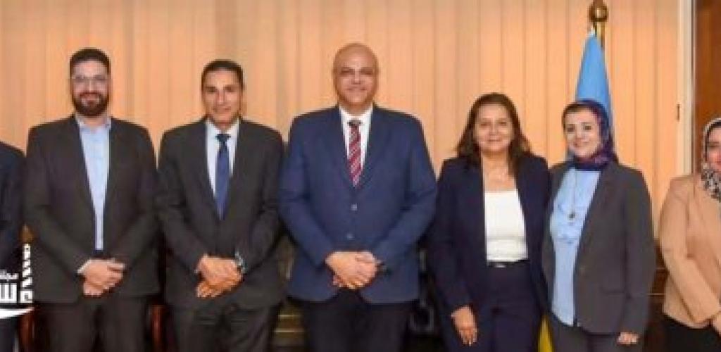 محافظ الإسكندرية يبحث مع وفد "تنظيم الاتصالات" تعزيز الأمن السيبراني ونشر الوعي الرقمي