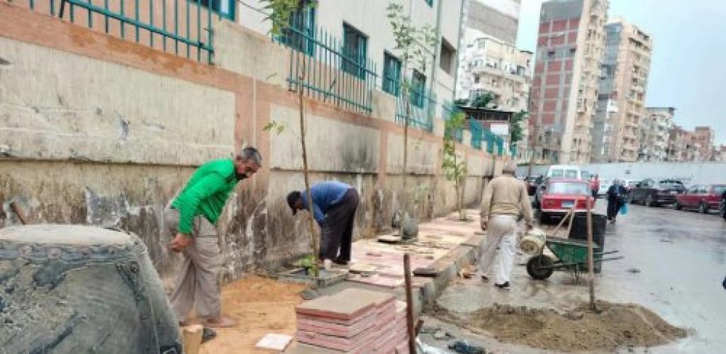 ضمن خطة الارتقاء بالمظهر الحضاري.. حي شرق الإسكندرية يطور محيط مدرسة عباس العقاد بعزبة سعد
