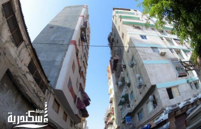 اللجنة الإستشارية لكلية الهندسة جامعة الإسكندرية تعاين العقار المائل بالجمرك