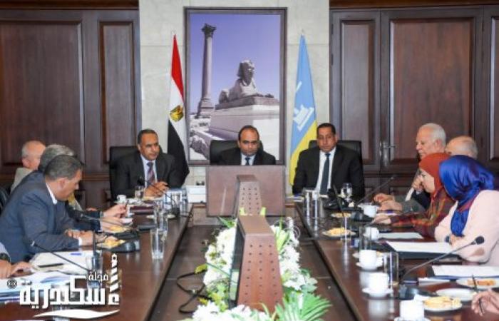 نائب محافظ الإسكندرية يوجه رؤساء الأحياء و شركة النظافة بإزالة المخلفات من محيط المدارس والمستشفيات.
