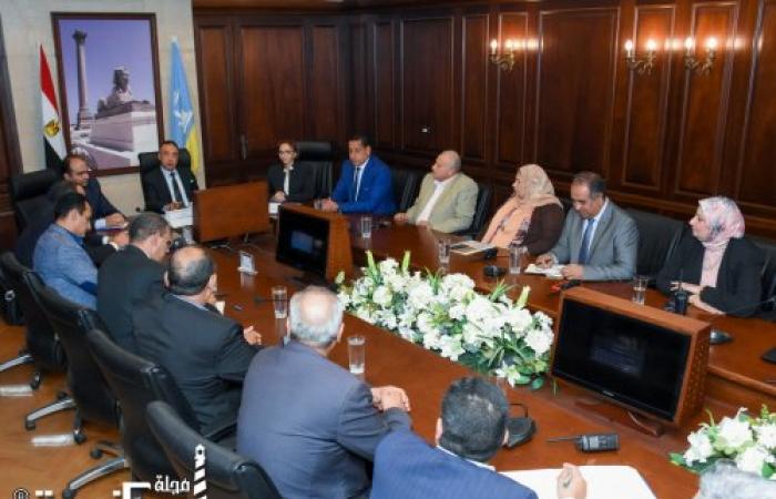 في أولى اجتماعاته محافظ الإسكندرية : جميعنا مطالبين بتحقيق نتائج وإنجازات وليس بذل مجهود فقط