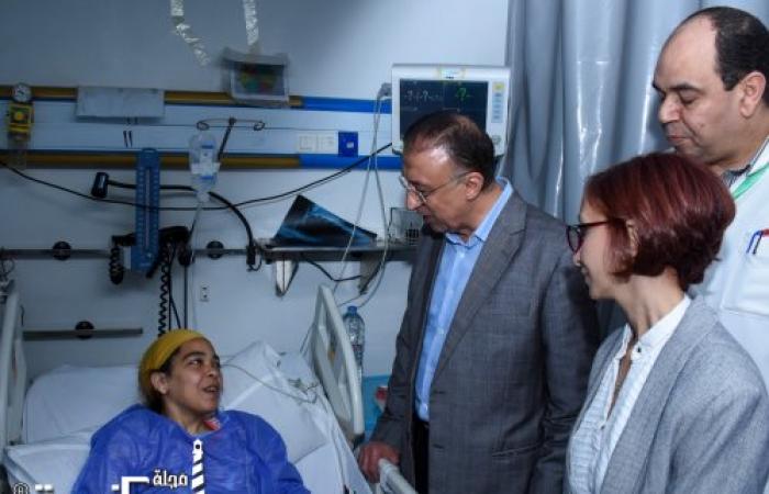 الشريف يتفقد مستشفي الجمهورية العام بحي غرب خلال أولى جولاته عقب توليه منصب محافظ الإسكندرية.