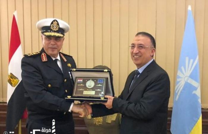 قائد القوات البحرية يهنئ محافظ الإسكندرية لتوليه مهام منصبه