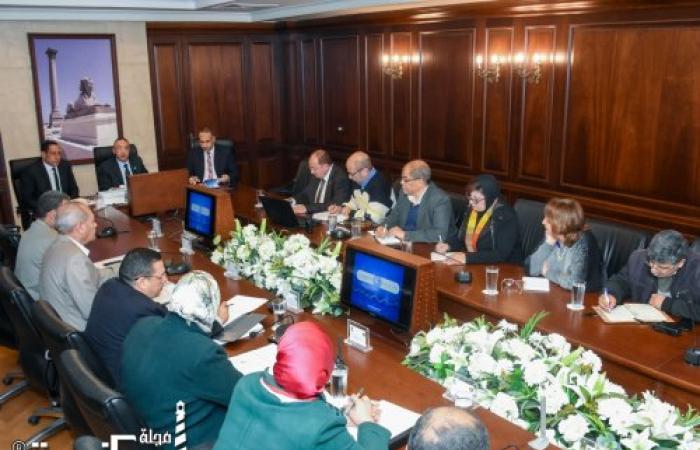 محافظ الإسكندرية يعقد اجتماعا موسعا لمناقشة الموقف التنفيذي لمشروعات الخطة الاستثمارية للعام المالي ٢٠١٩/ ٢٠٢٠