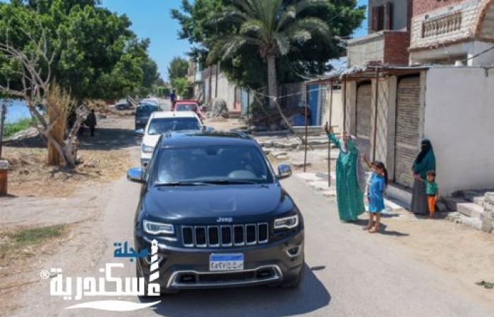 محافظ الإسكندرية يزور منطقة "الأحرار" ويلتقى قاطنيها استعدادا لتطويرها
