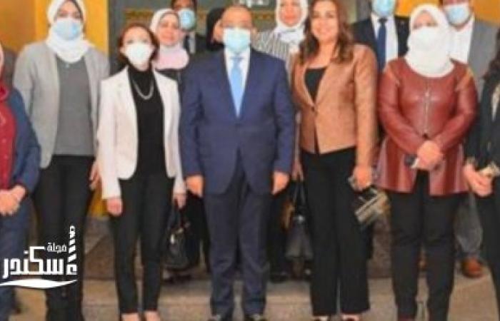 وزير التنمية المحلية يكرم نائب محافظ الإسكندرية في يوم المرأة المصرية