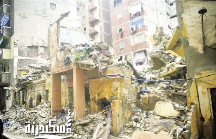 انهيار جزئي بعقار قديم بحي الجمرك دون حدوث إصابات