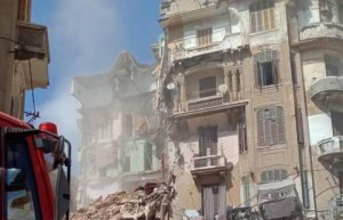 انهيار عقار من 4 أدوار بمنطقة العطارين وسط الإسكندرية