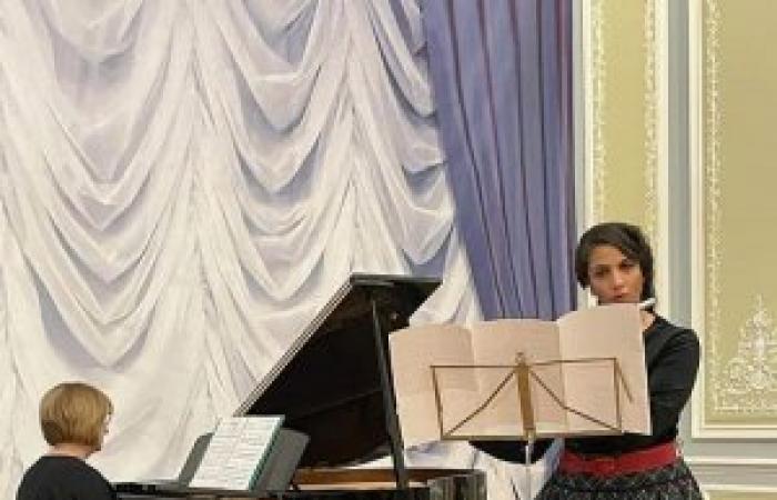 البيت الروسي بالإسكندرية يفتتح برنامجه الشهري بحفل مدرسة استوديو الموسيقي "تشايكوفسكي" .