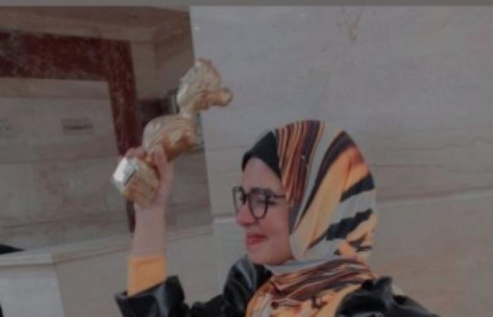 الفنانه آية فتحي تكشف عن موعد إقامة المعرض السنوي الخاص بها