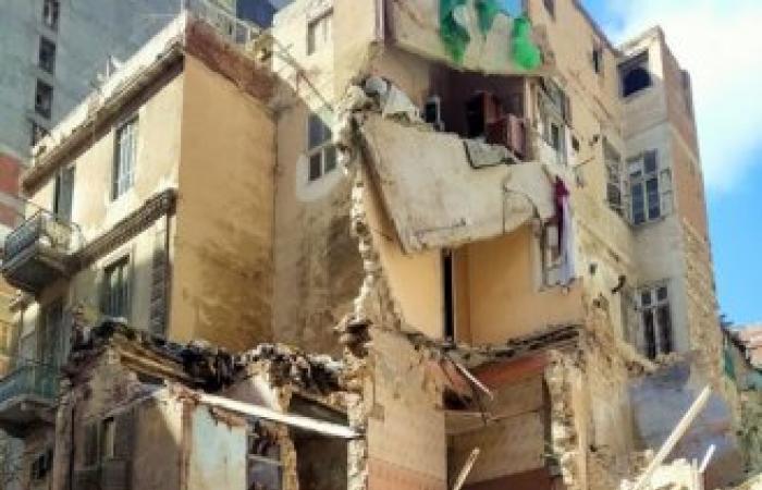 حي الجمرك...انهيار  عقار خالى من السكان بشارع فرنسا بالمنشية