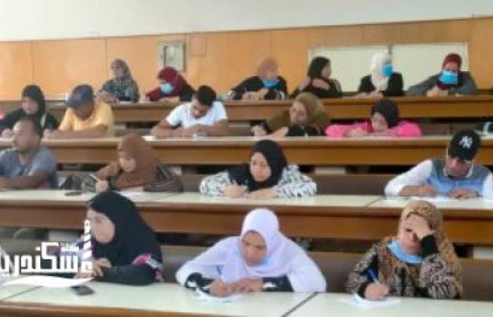 محافظ الإسكندرية يؤكد على استمرار تفعيل مبادرة "دواوين حكومية بلا أمية"