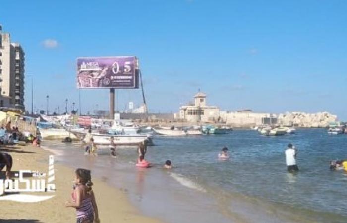 السياحة والمصايف بالإسكندرية.....رفع الرايات الصفراء على جميع الشواطئ بسبب ارتفاع الأمواج