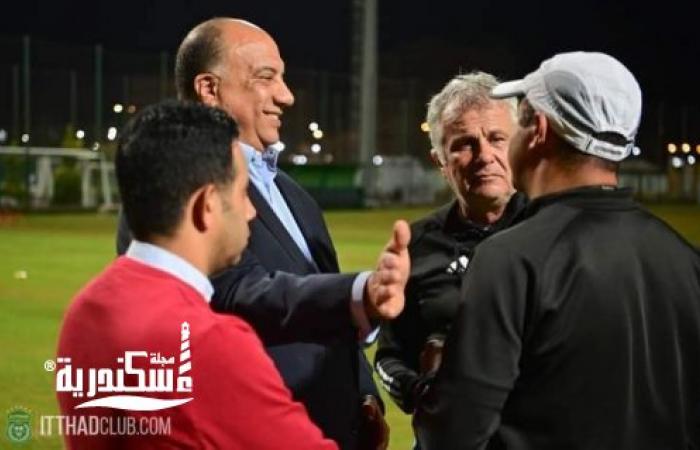 مصيلحي يؤازر الفريق الاول لكرة القدم بالملاعب وجماهير الثغر.