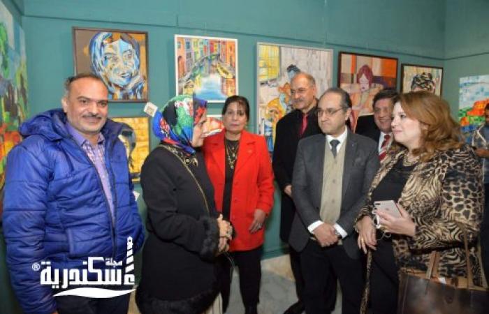 القنصل ماريو دي باسكوالي  يرافقه خالد هنو يفتتحان معرض الفنانة سحر شراكي بالقنصلية الإيطالية بالإسكندرية