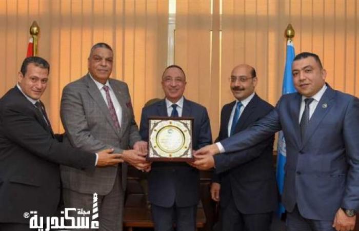 لبحث خدمات المواطنين....محافظ الإسكندرية يستقبل وفد من «النواب والشيوخ»