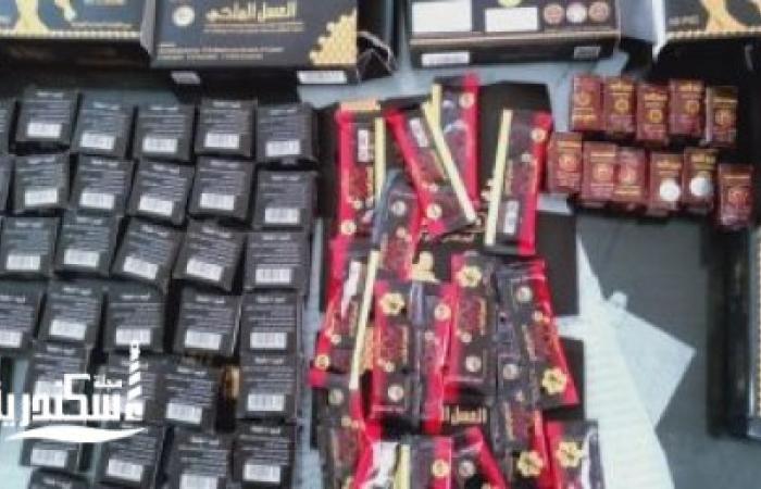 ضبط منشطات جنسية مجهول المصدر بأحد محلات العطارة فى الإسكندرية
